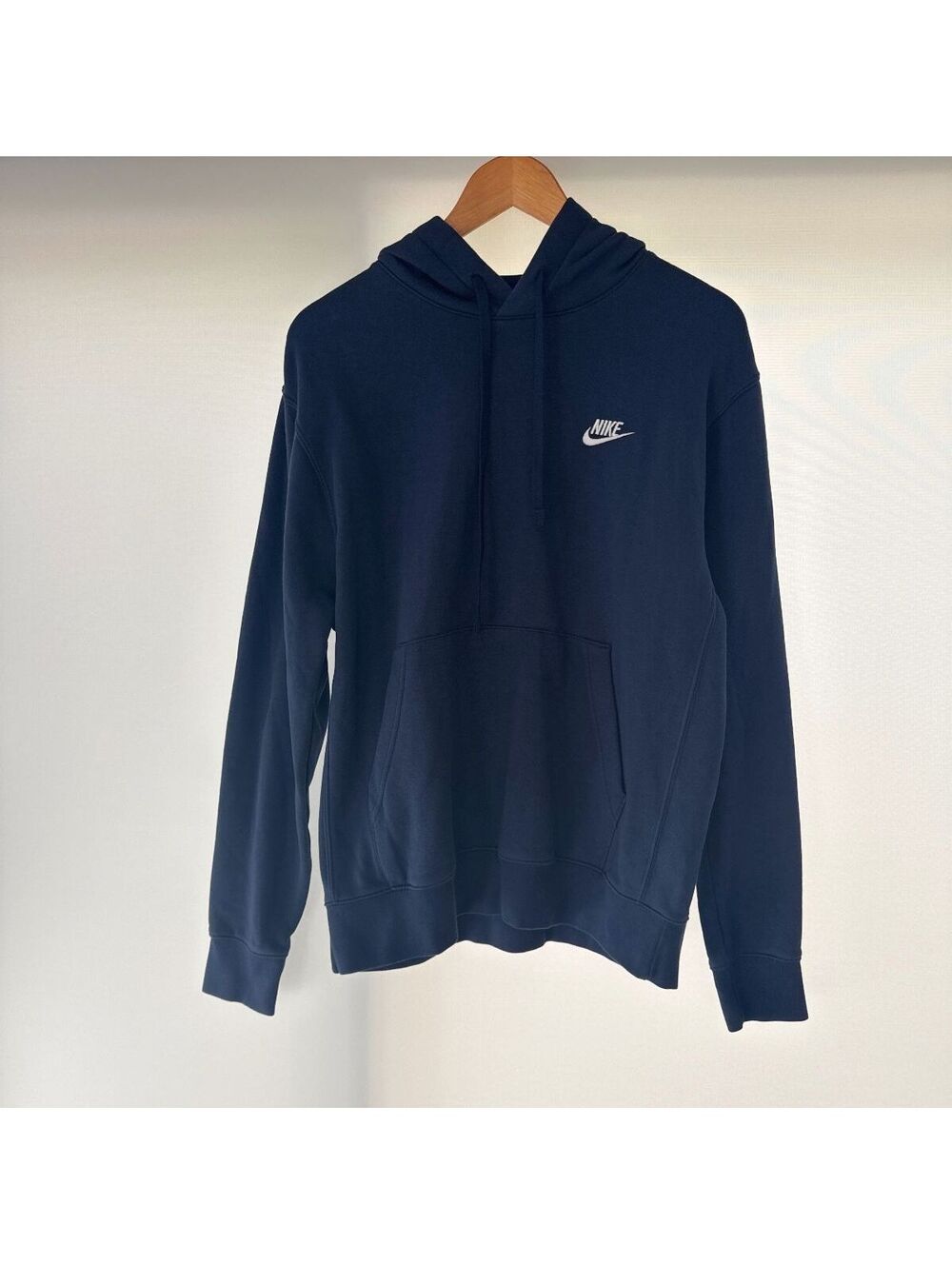 Nike Men’s Navy Blue Pullover Hoodie Medium Embroidered Swoosh Logo